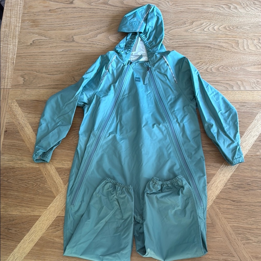 MEC full rain suit child size 6